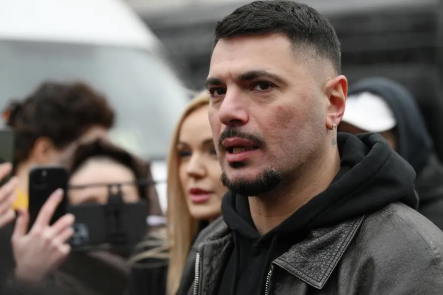 Рэпер Птаха (Давид Нуриев) на церемонии прощания с рэпером Пашей Техником.