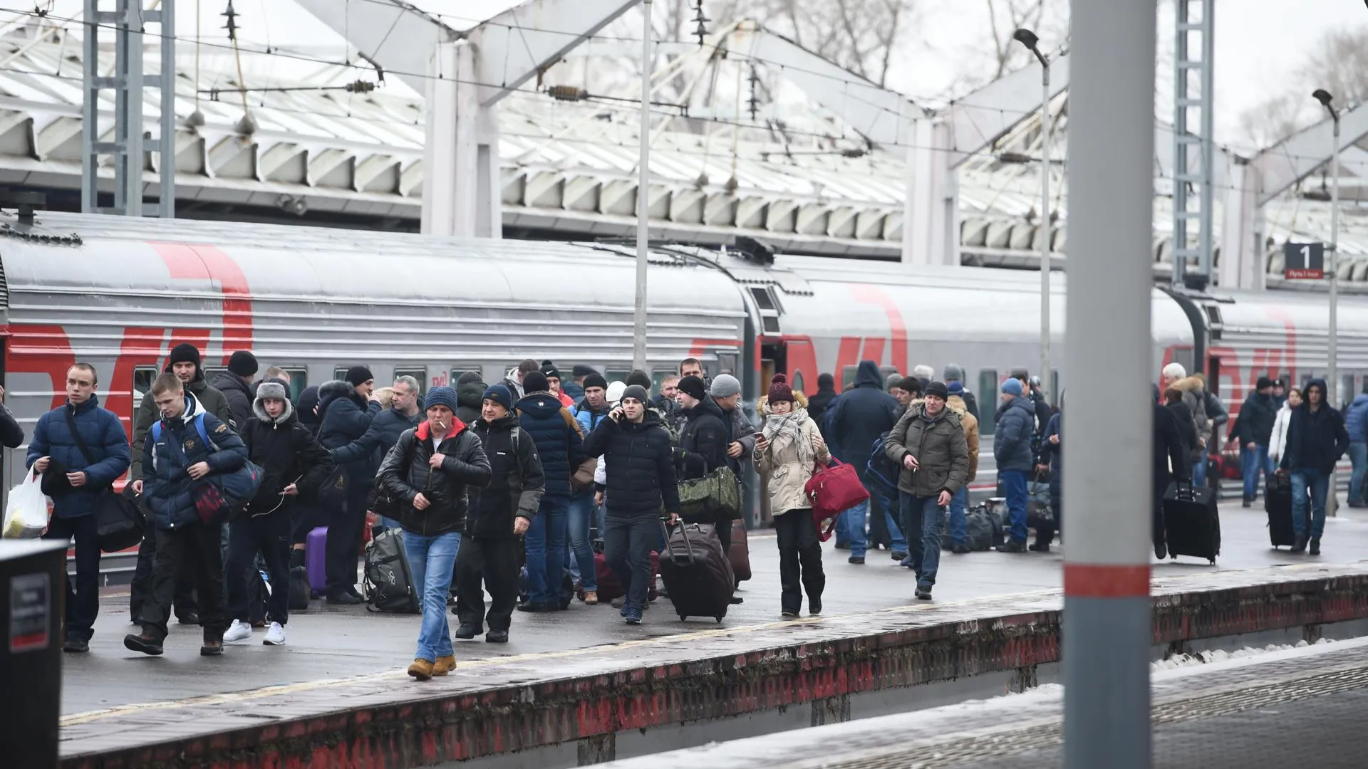 Московская железная дорога перешла на усиленный режим работы из‑за снегопада