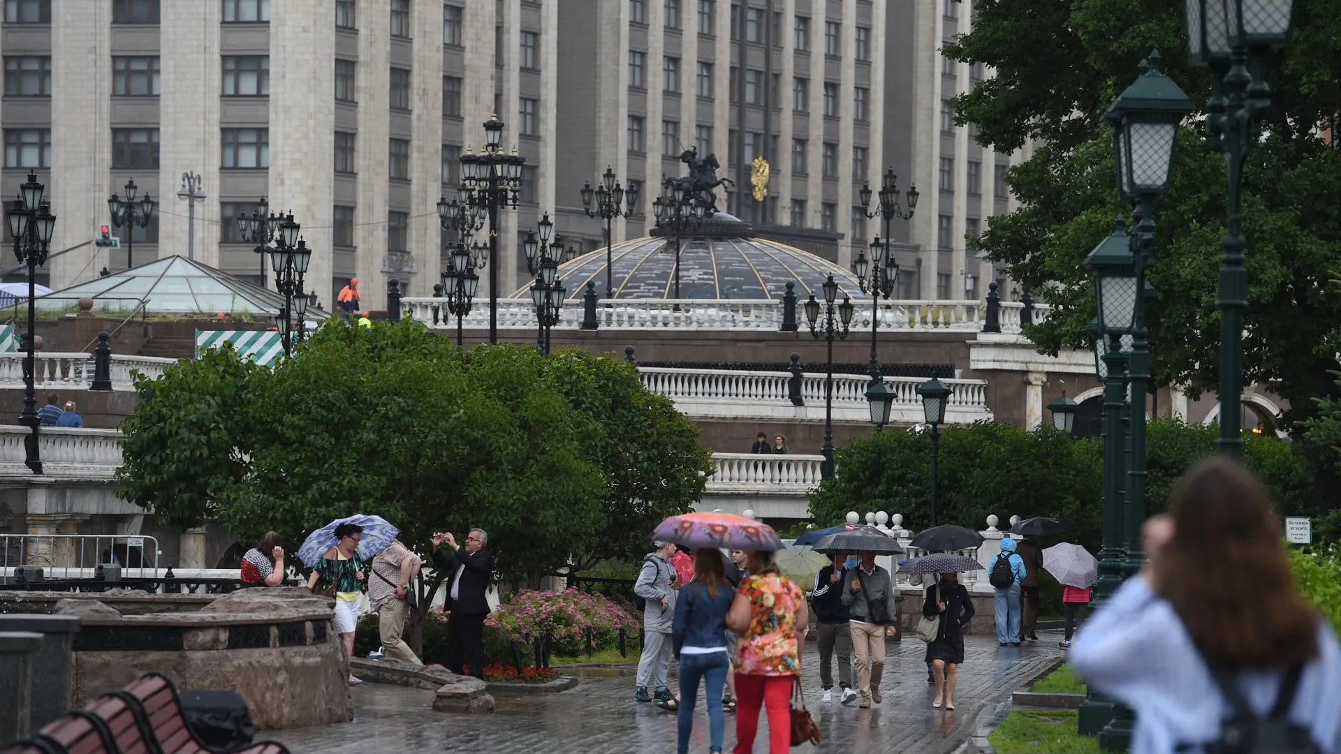Дождь с грозой и до 26 градусов тепла ожидается в Московском регионе во вторник
