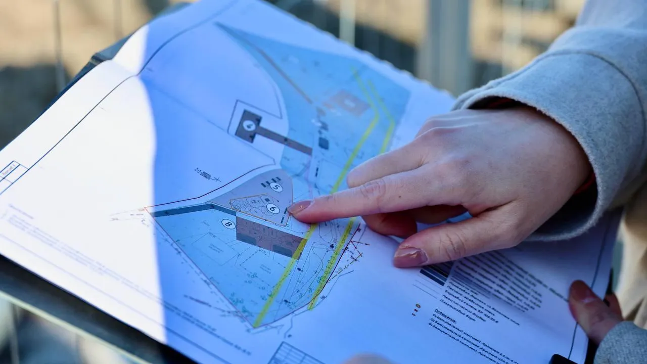 В Электрогорске проверили благоустройство Стахановского озера