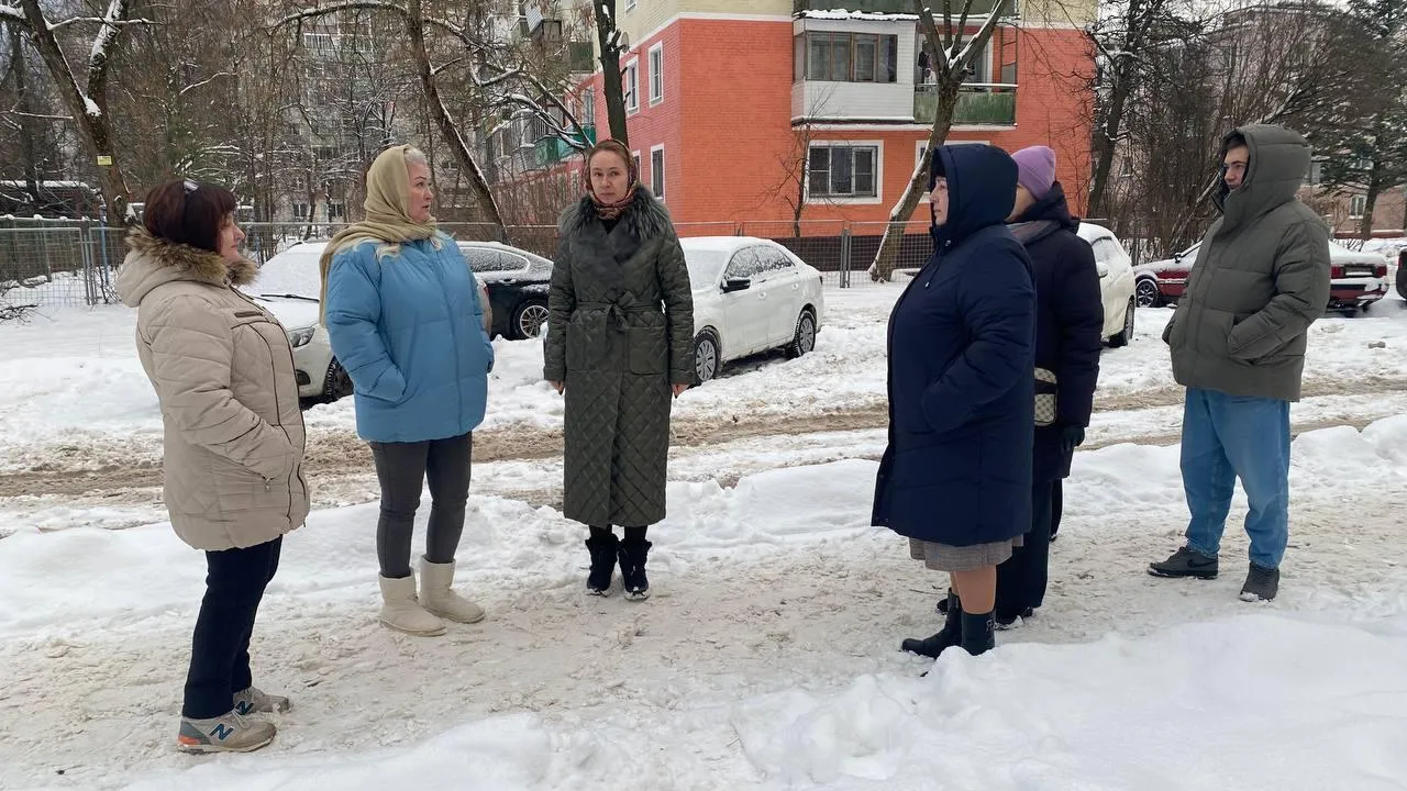 Заместитель главы Лосино-Петровского провела обход территории