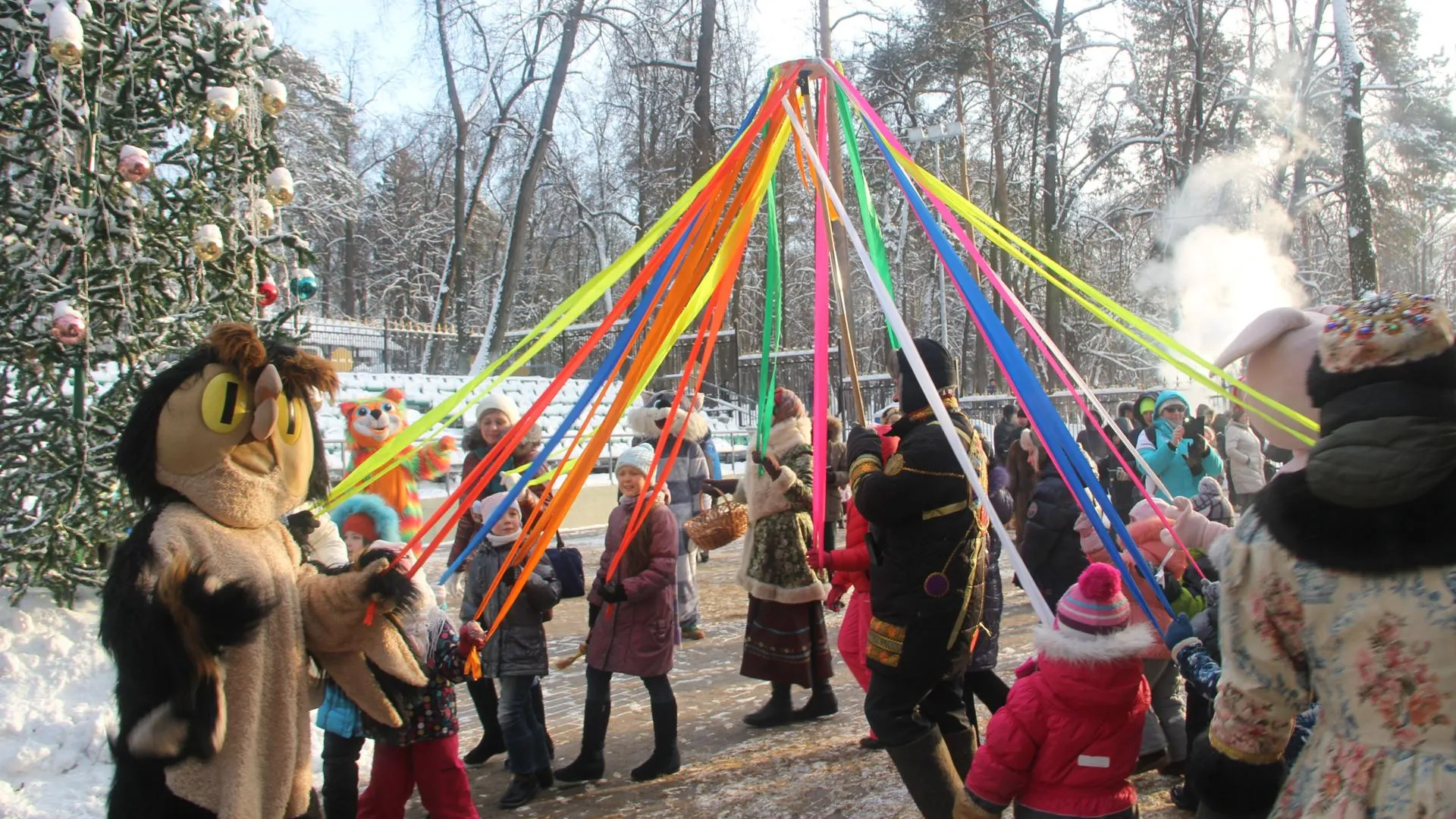 Дети и подростки провели рождественские колядки в поселке Подольска