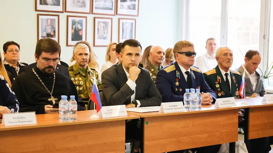 Еще одна «Парта Героев» открылась в школе Реутова