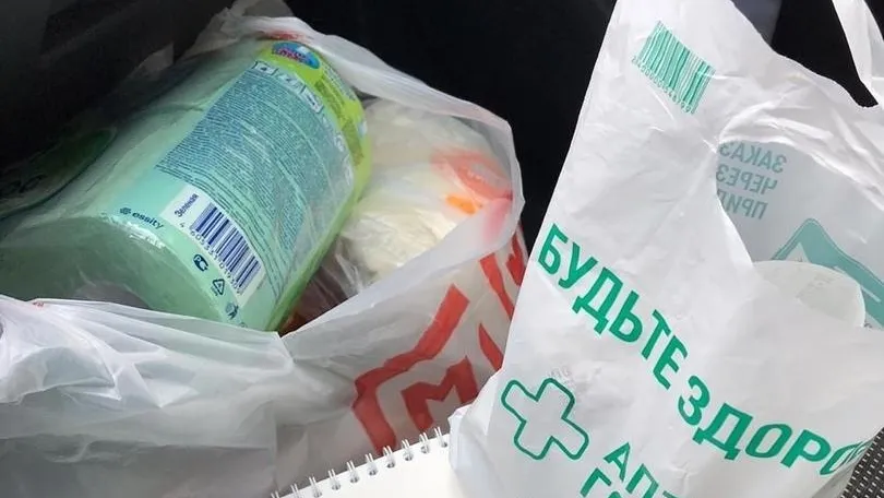 Депутат Подольска доставила продукты и лекарства пенсионерке на самоизоляции