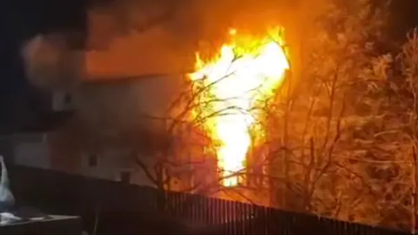 Опубликовано видео сильного пожара, унесшего жизни 3 человек в Подмосковье