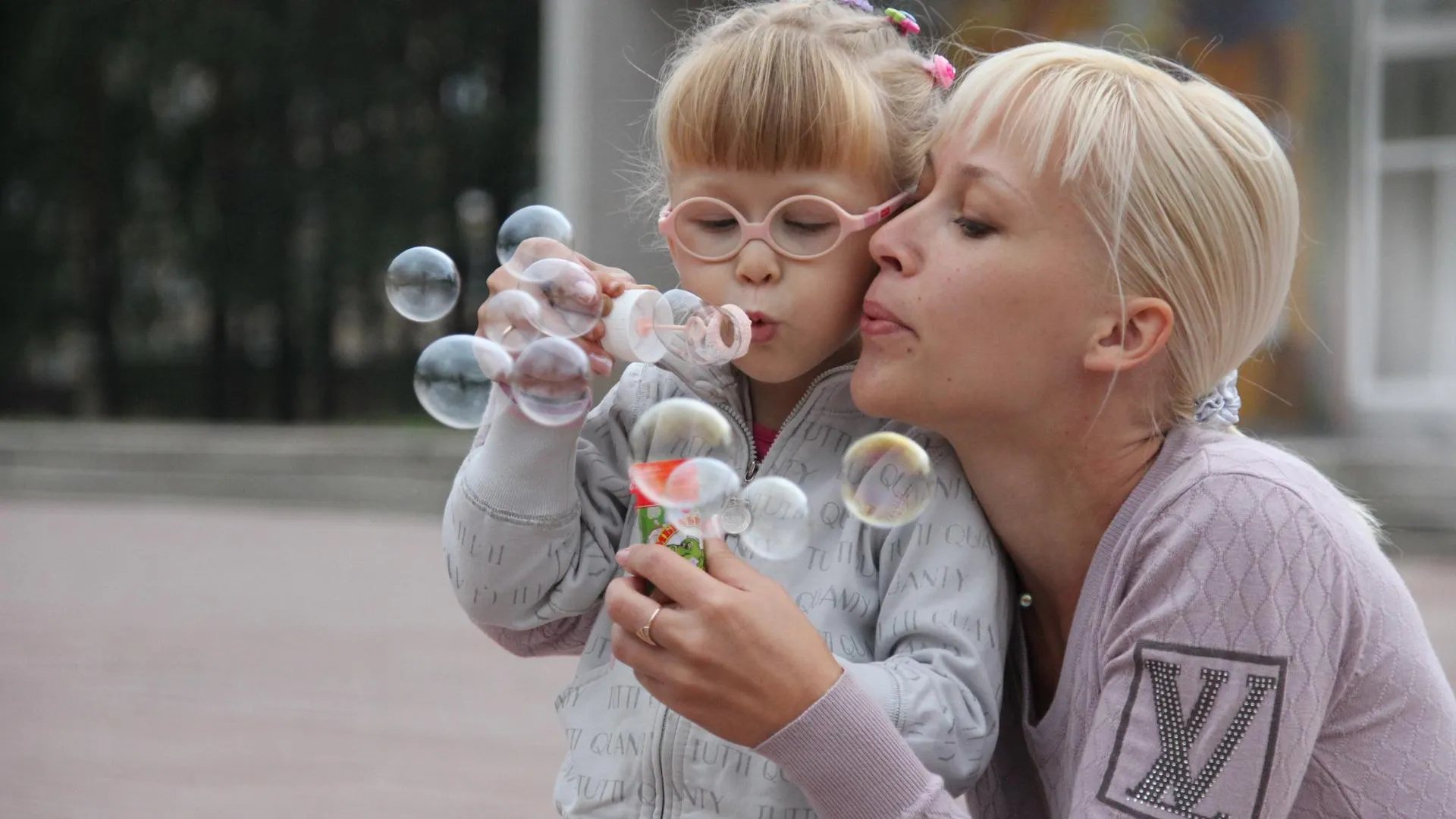 Студенческие семьи Подмосковья получают ежемесячное пособие на детей в размере 4 тыс руб