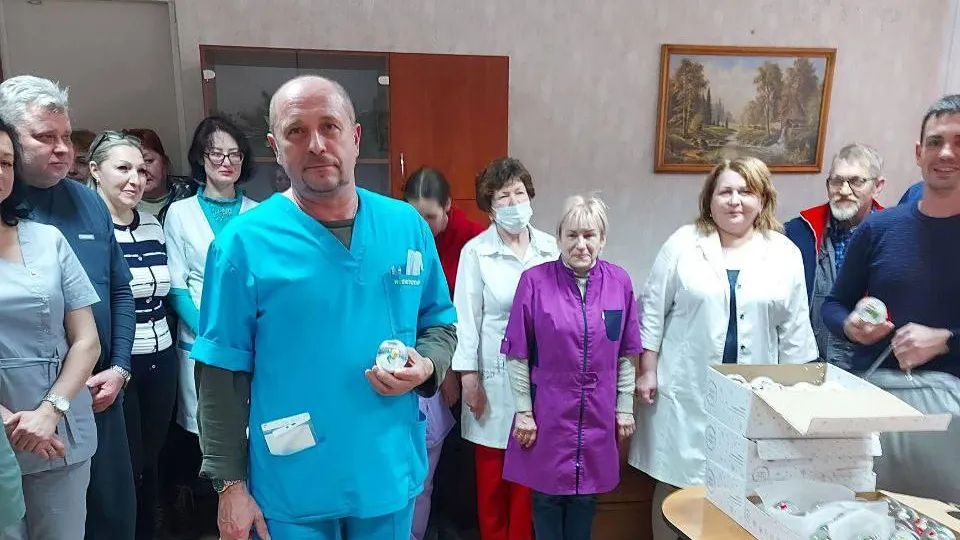 Из Подмосковья отправили новогодние подарки для врачей Мариуполя