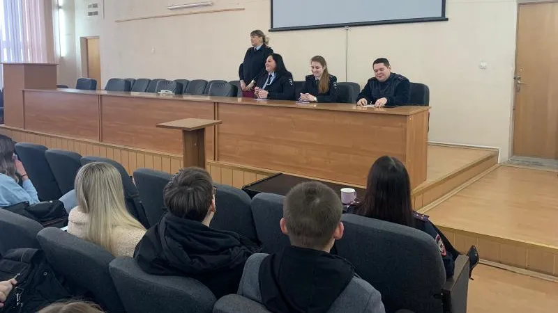 Полицейские Сергиево‑Посадского округа рассказали студентам о тонкостях работы в органах