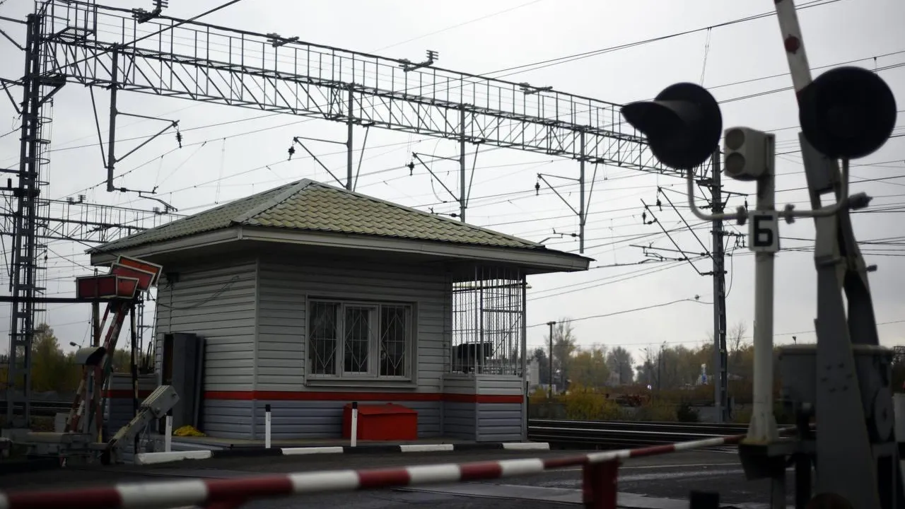 В Лобне и Павловском Посаде ограничат проезд через переезды 9 сентября