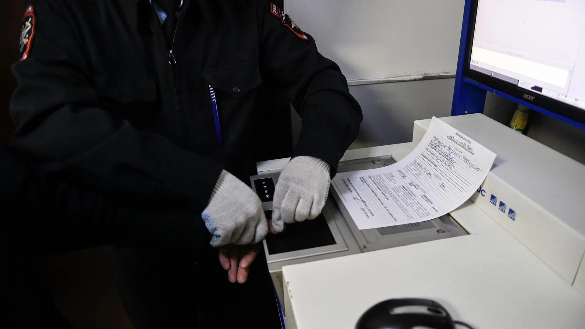 Полицейские в Королеве задержали двоих мужчин, находящихся в федеральном розыске