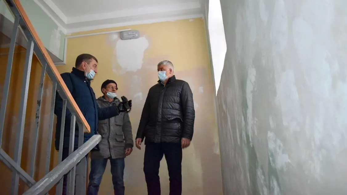 Ремонт подъездов дома на Пионерской улице микрорайона Балашихи завершат в начале марта