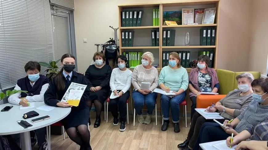 Порядка 2 тыс памяток раздали полицейские Щелкова в рамках акции «Осторожно, мошенники!»