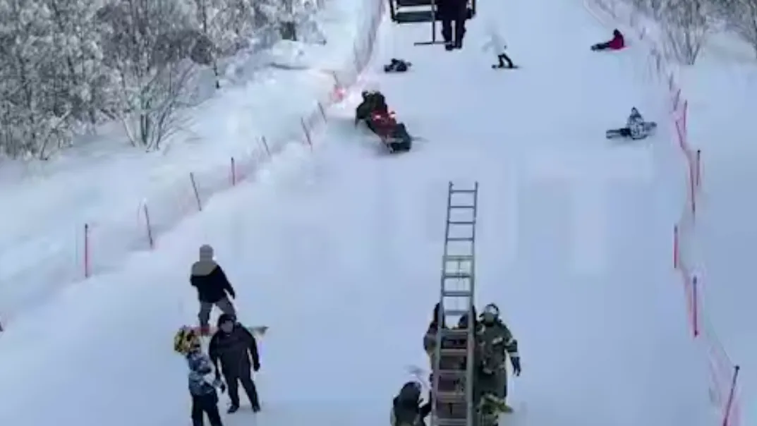 50 человек застряли в Подмосковье на горнолыжном подъемнике
