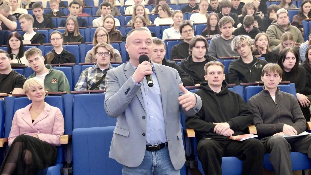 В Красногорске прошла встреча студентов РАНХиГС с депутатом Артуром Бадретдиновым