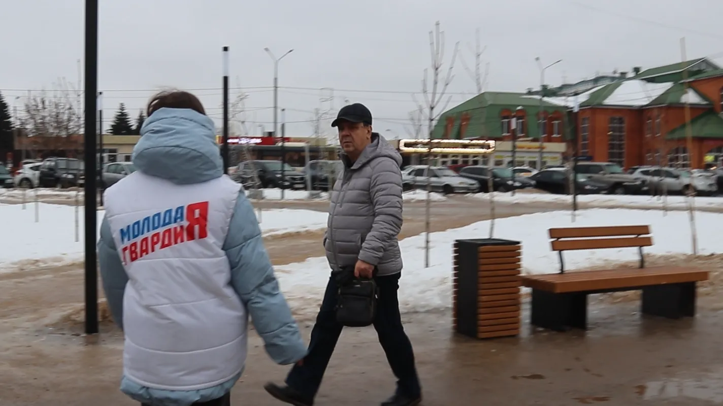 Волонтера из Клина наградили за помощь железнодорожным службам