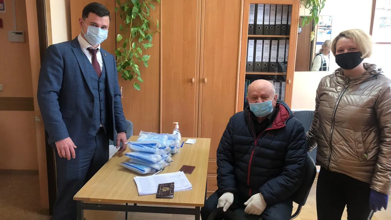 Более 1 тыс масок передали члены Общественной палаты Домодедова жителям