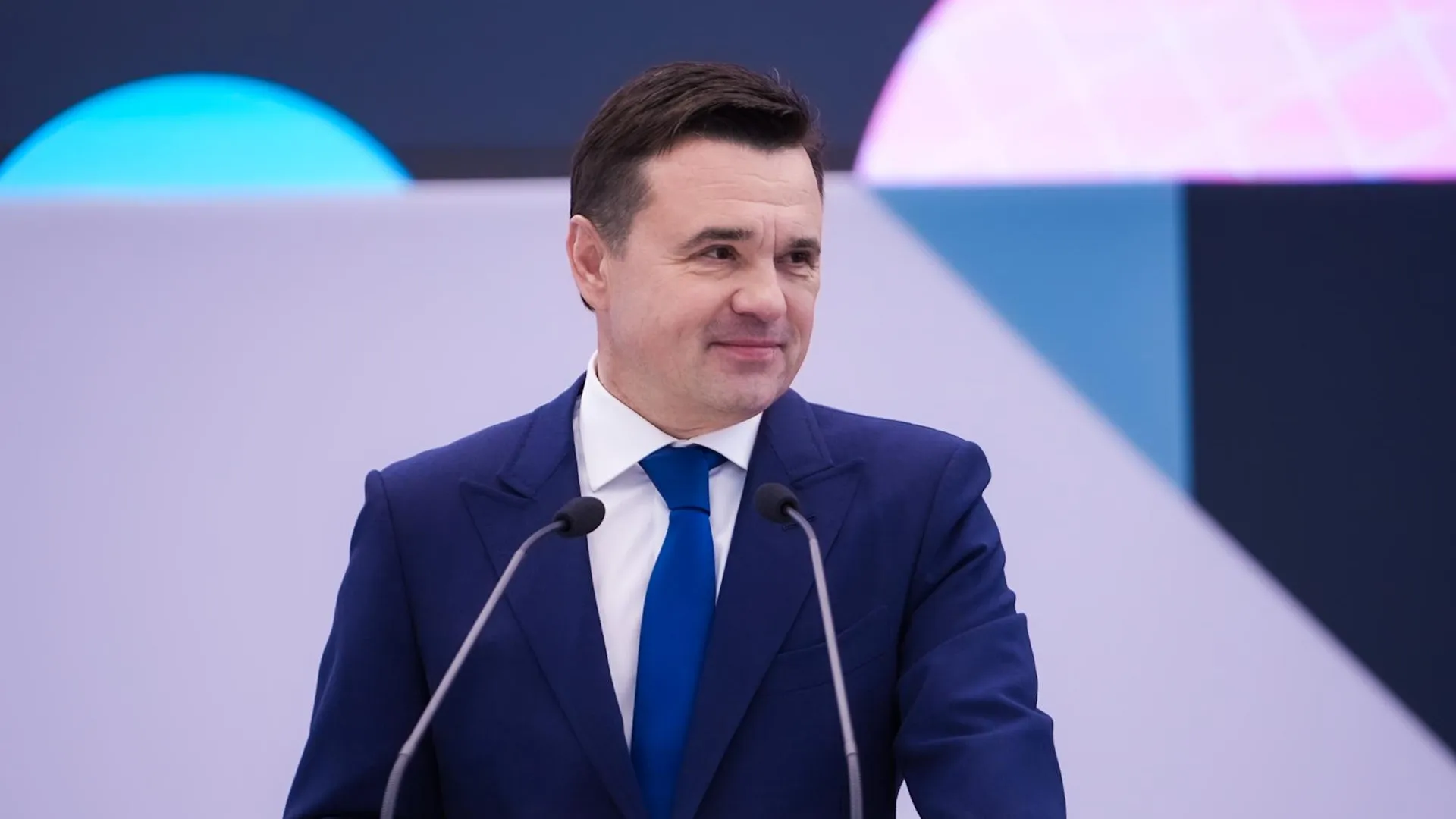 Андрей Воробьев: в Подмосковье продолжат создавать достойные условия для педагогов