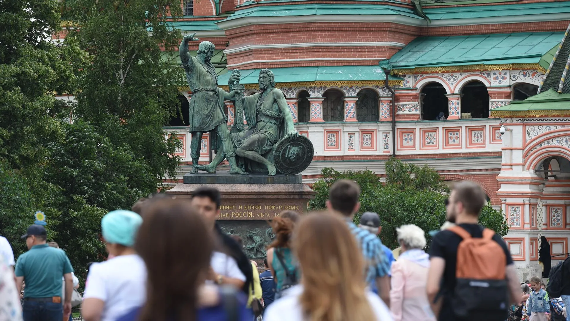 Жителей Московского региона предупредили о сильных порывах ветра во второй половине недели
