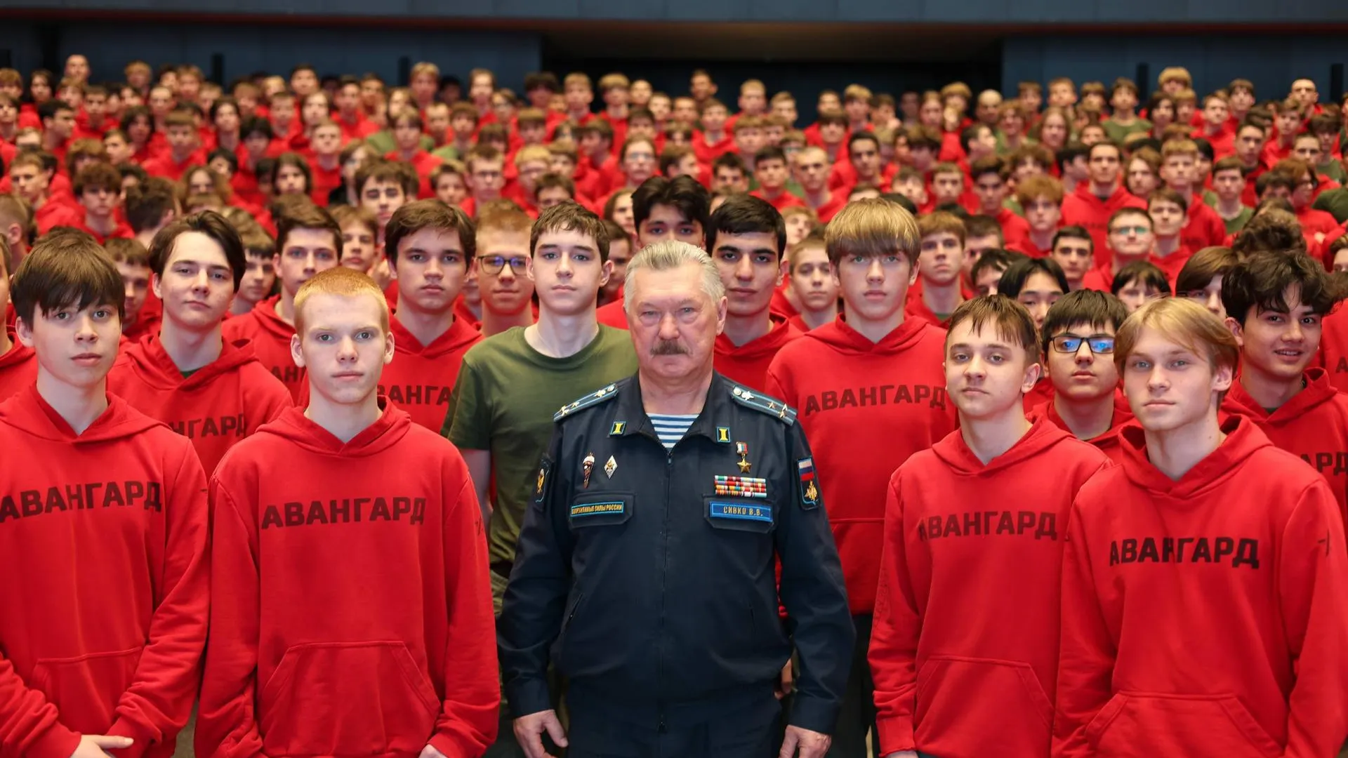 В Одинцовском округе курсанты встретились с Героем России