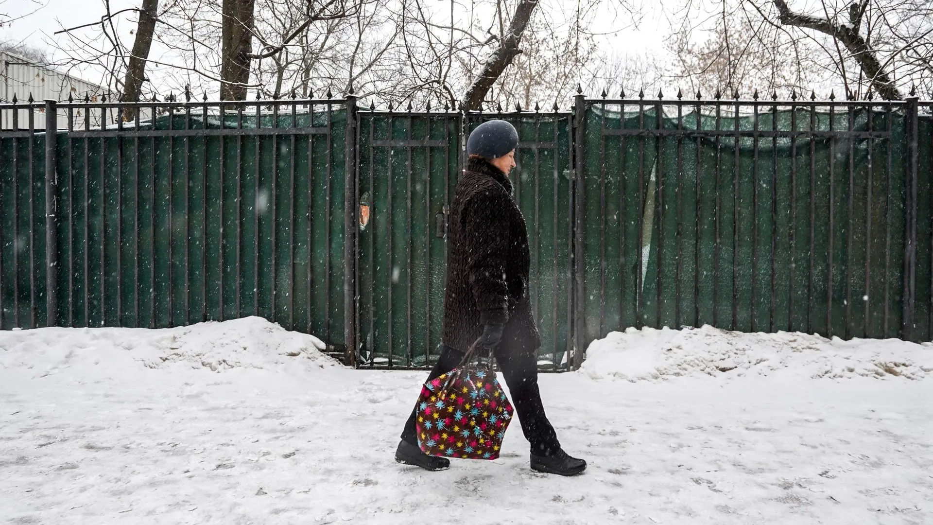 Врач посоветовала поменьше выходить на выходных на улицу из‑за холода в Подмосковье