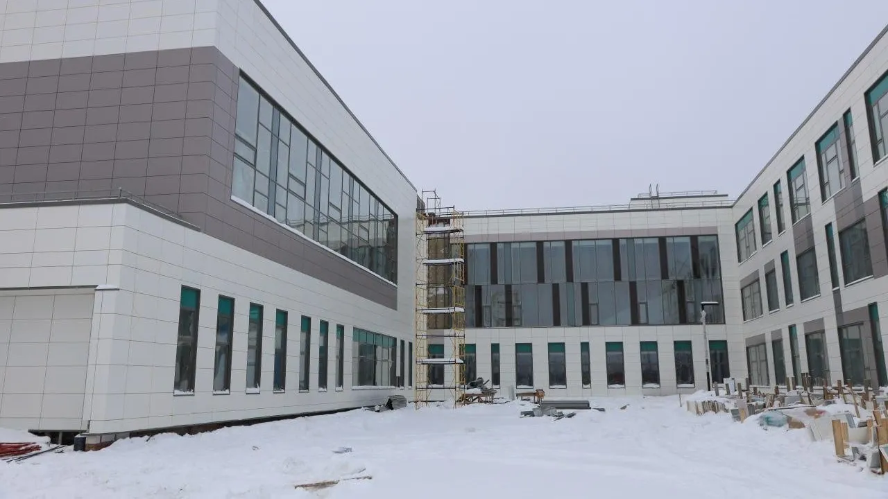 Школу на 550 мест строят в Подмосковье в рамках реализации народной программы ЕР