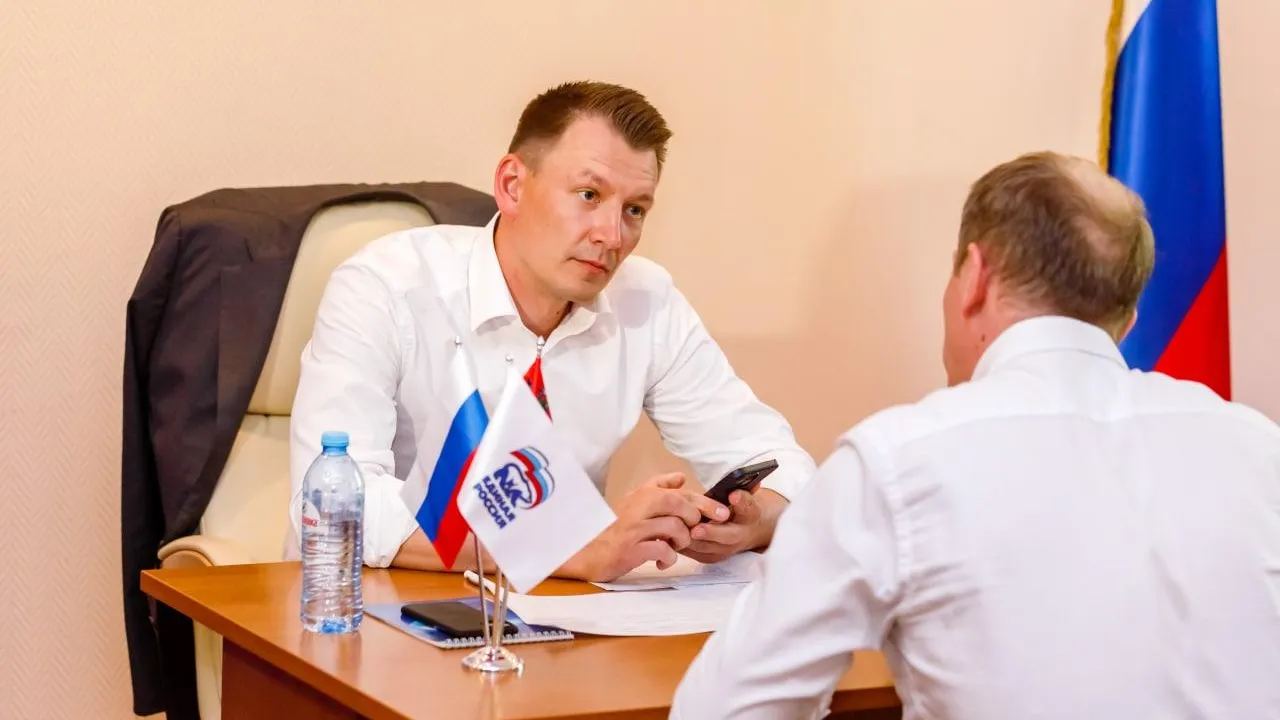 Сенатор Двойных ответил на вопросы жителей Домодедова во время встречи