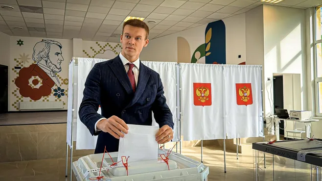 В Клину проголосовали спортсмен-экстремал Сергей Бойцов и глава Василий Власов