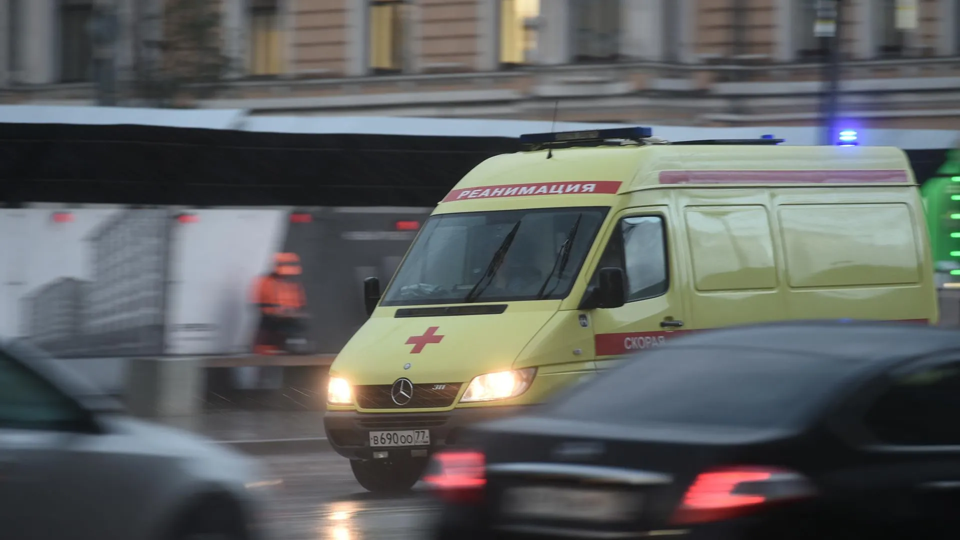 Автомобиль сбил пешехода в центре Москвы
