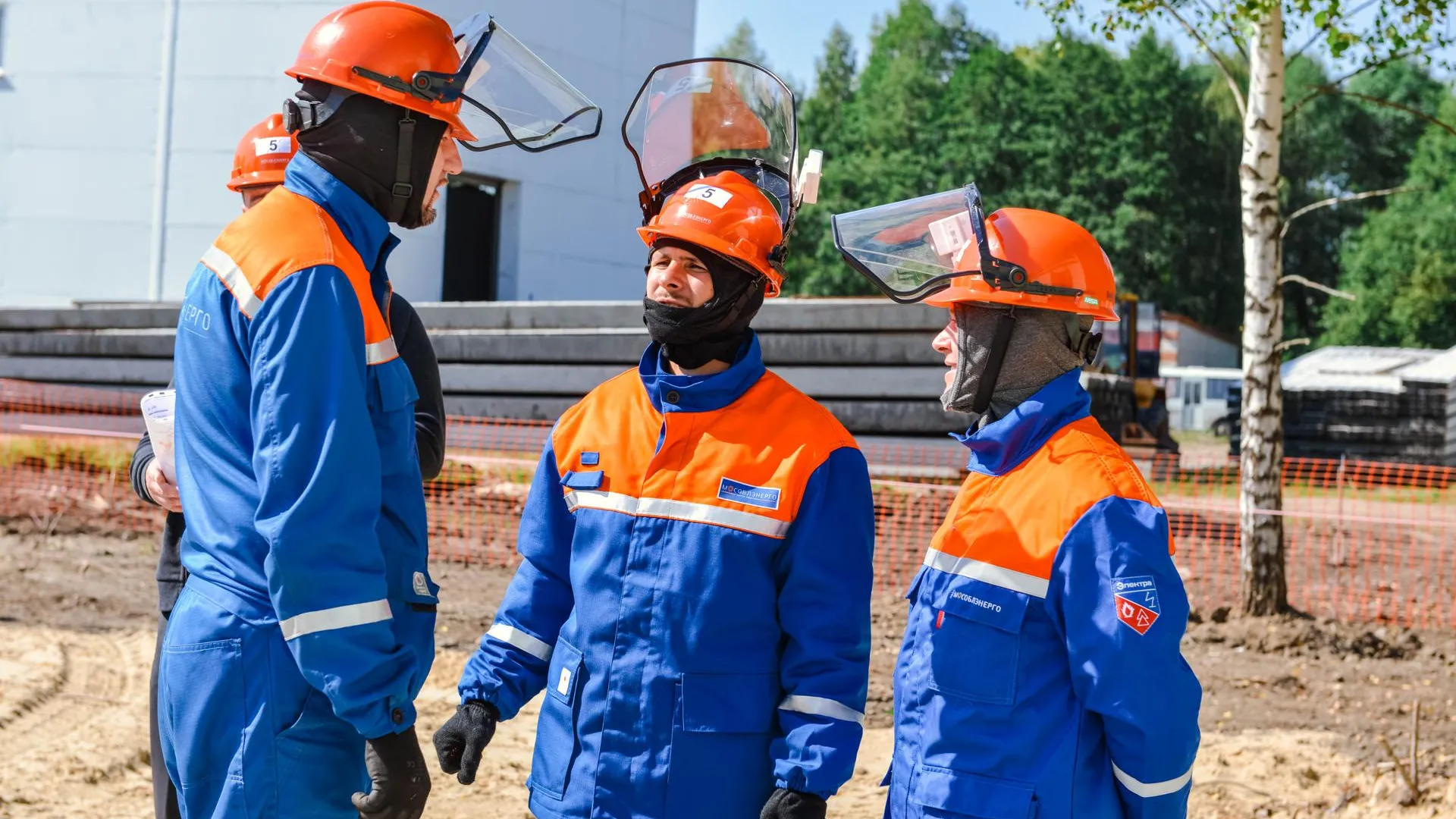 В 11 проблемных округах Подмосковья заменили опоры ЛЭП