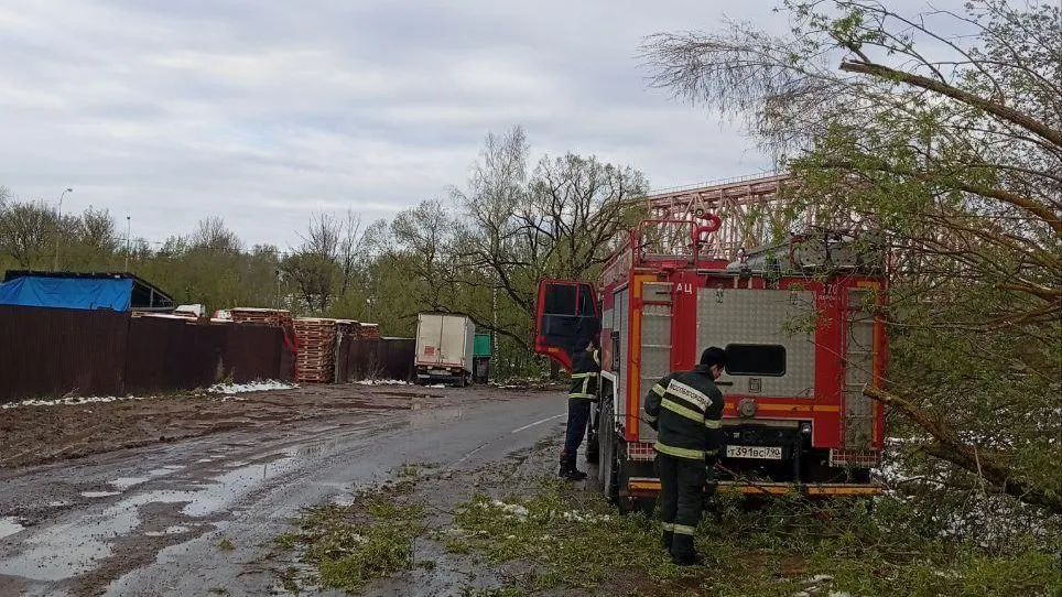 59 бригад ведут аварийно-восстановительные работы в Дмитровском округе