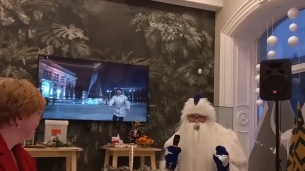 Кузбасский Дед Мороз станцевал во время пресс-конференции
