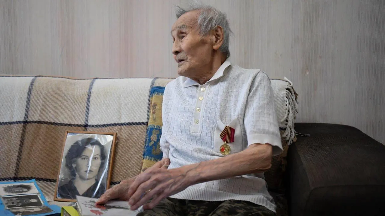 Ветеран ВОВ из Чехова получил памятную медаль в честь 80-летия победы
