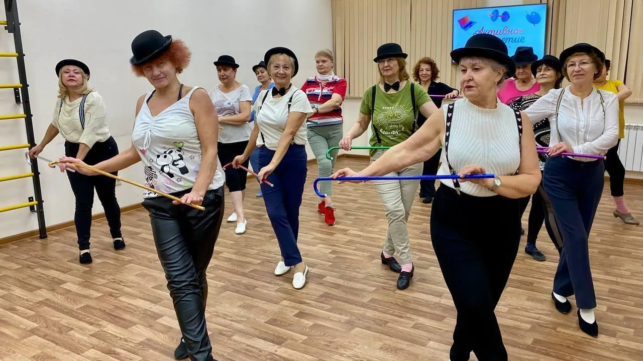Танцы помогают королевским долголетам укреплять здоровье