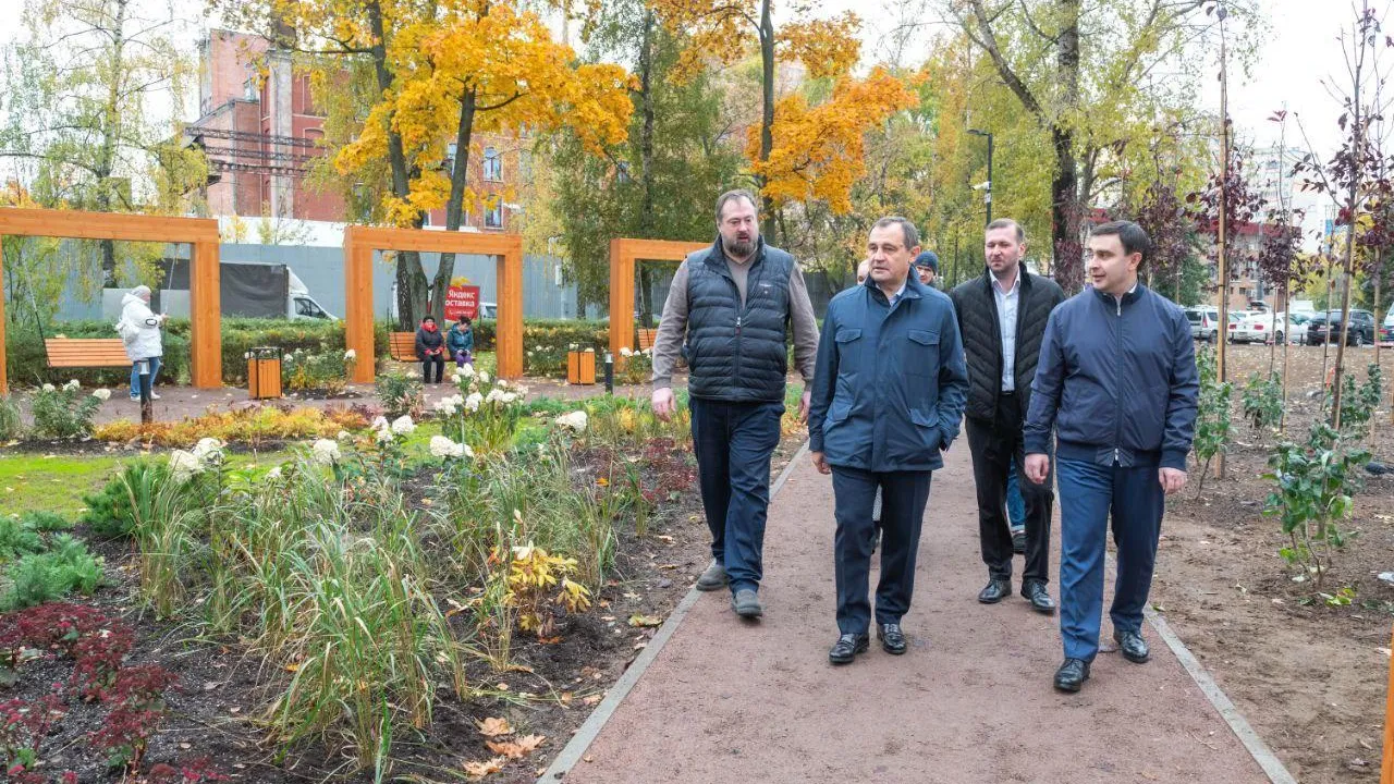 Председатель Мособлдумы оценил благоустройство сквера в Реутове