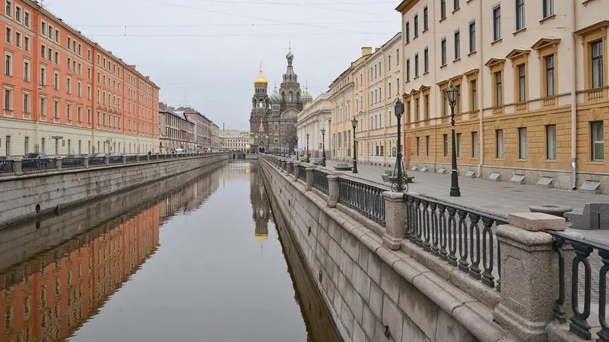 Уровень воды резко поднялся в реках и каналах Петербурга