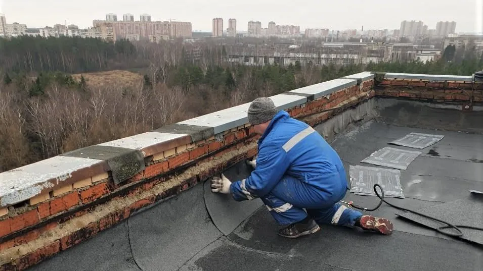 Специалисты отремонтировали кровлю дома в Красногорске, где протекала крыша