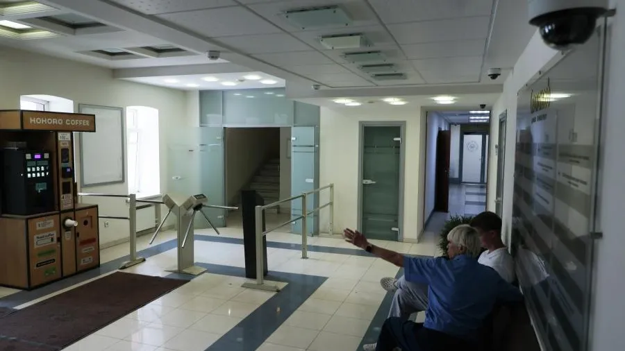 URA.RU: против главреда Дианы Козловой применили силу во время обысков
