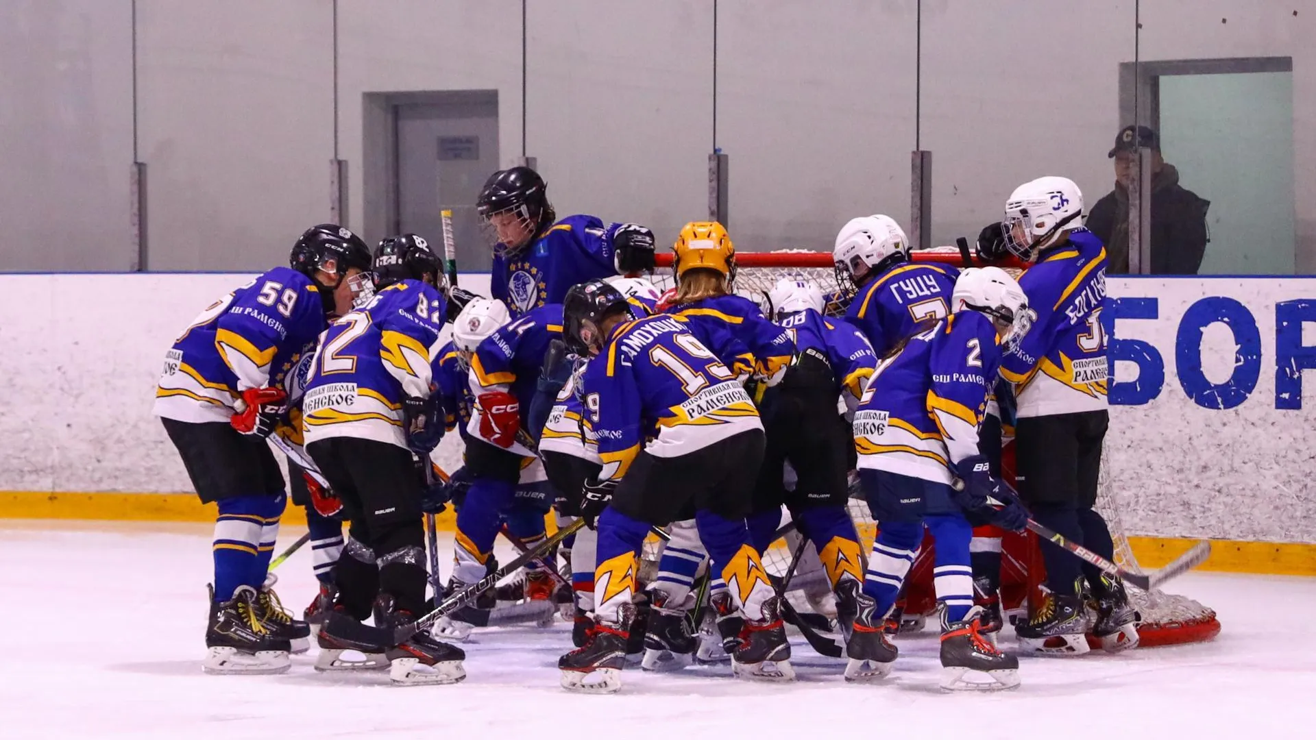 В Раменском прошли соревнования по хоккею