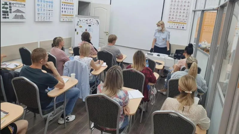 Ученикам автошколы в Балашихе рассказали о последствиях вождения в нетрезвом виде
