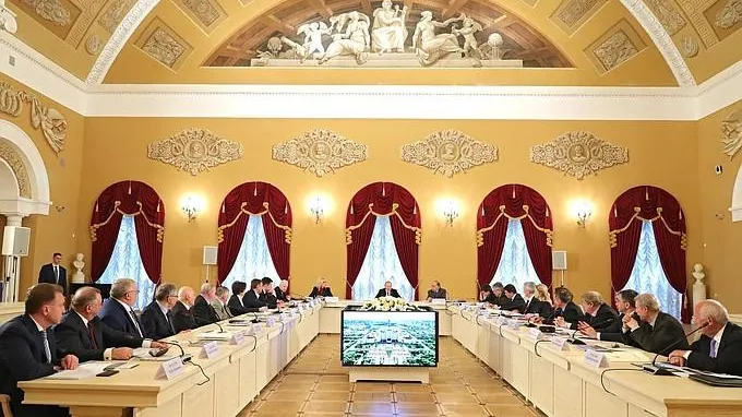 Путин встретился со студентами МГУ в преддверии Дня российского студенчества