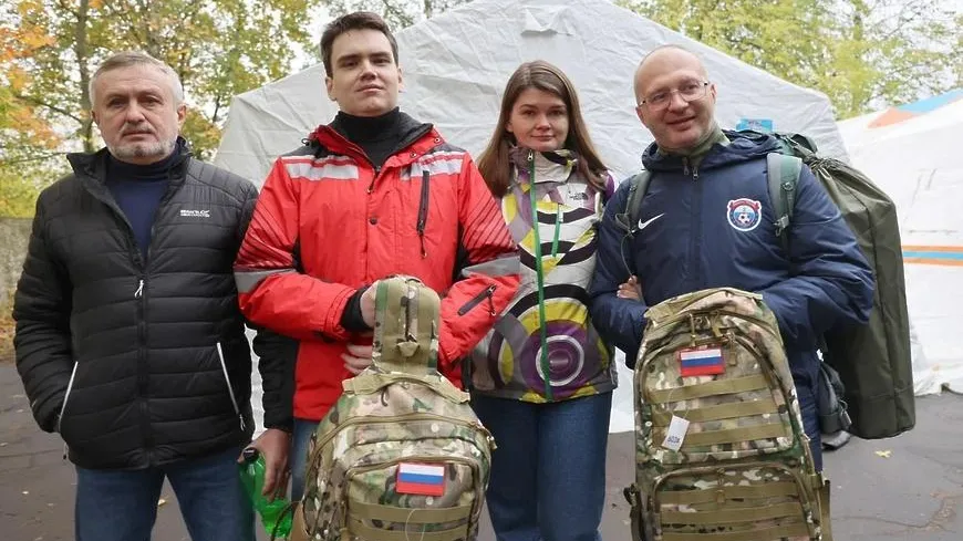 Мобилизованным жителям Реутова перед отправкой вручили рюкзаки со снаряжением