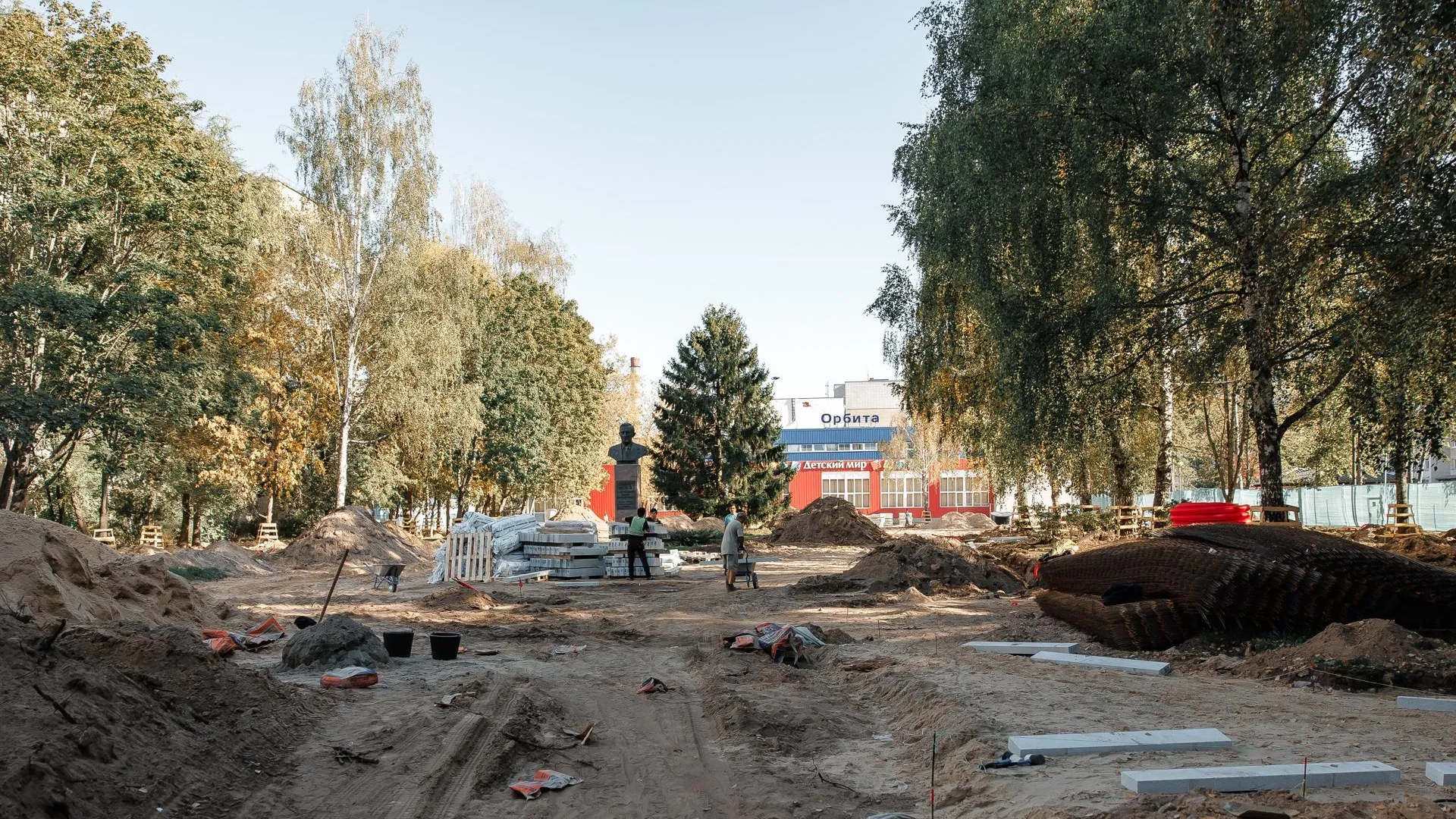 В Дубне приступили к обустройству фонтана и детской площадки в сквере Журавлева