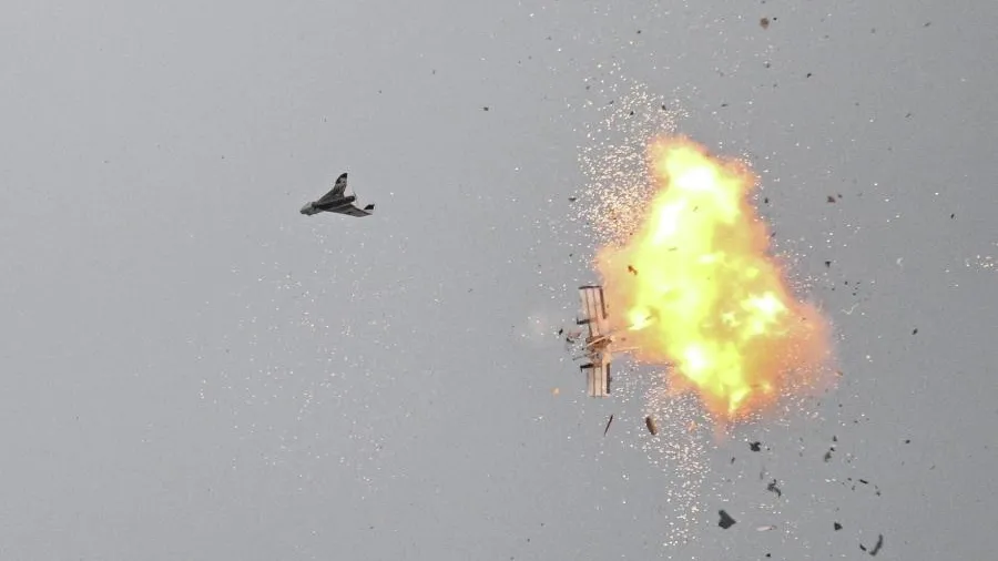 ВСУ атаковали российские регионы с помощью 102 дронов