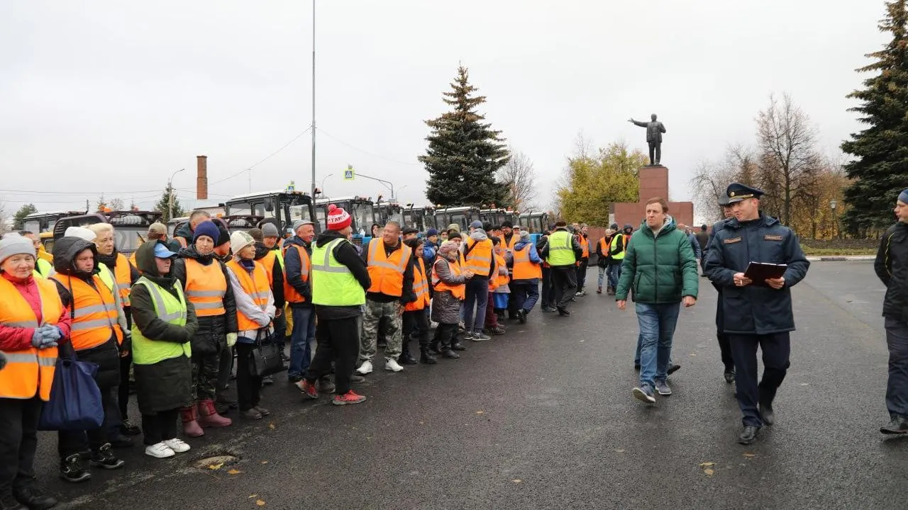 В Павлово‑Посадском округе прошел смотр готовности техники к осенне‑зимнему сезону