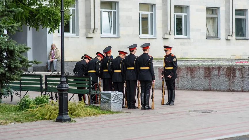 Курсанты кадетского корпуса в Уфе устроили массовую драку «стенка на стенку»