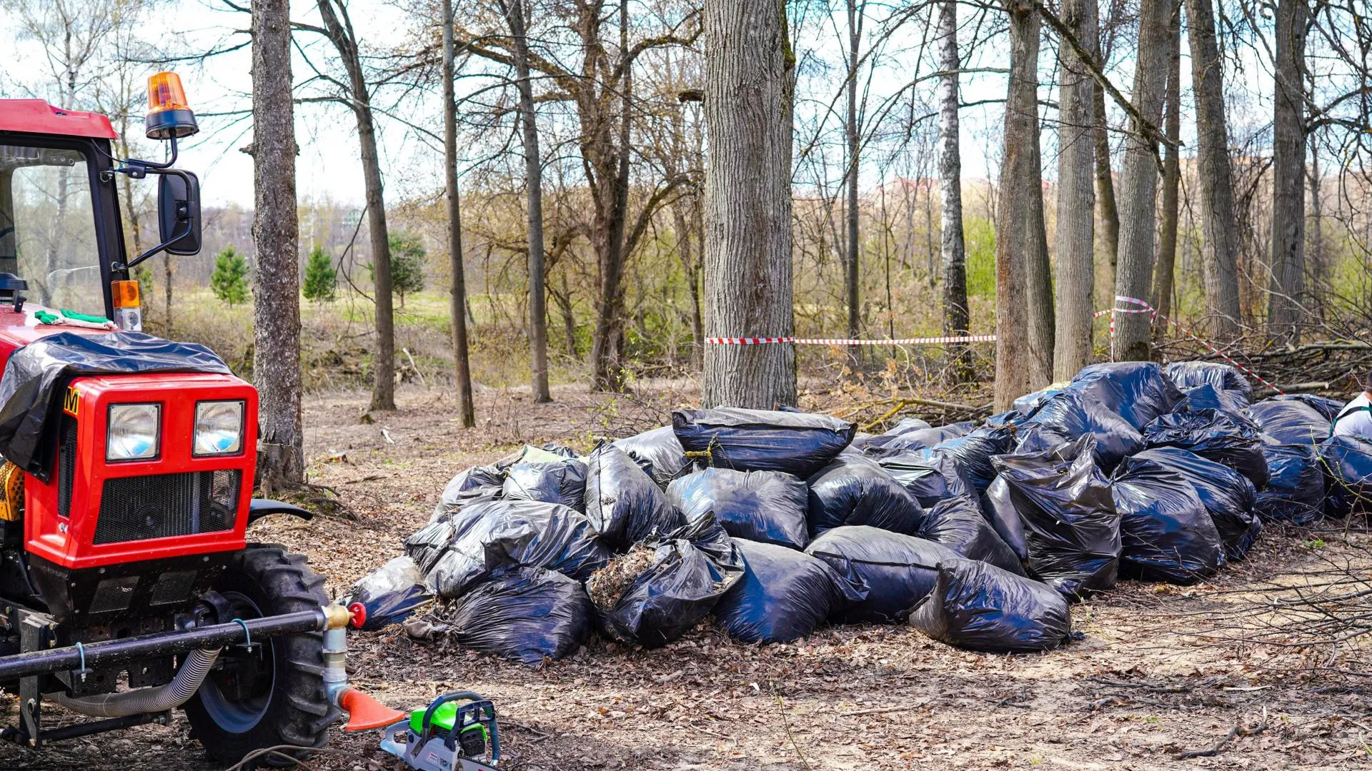 В Клину до конца апреля проведут серию субботников