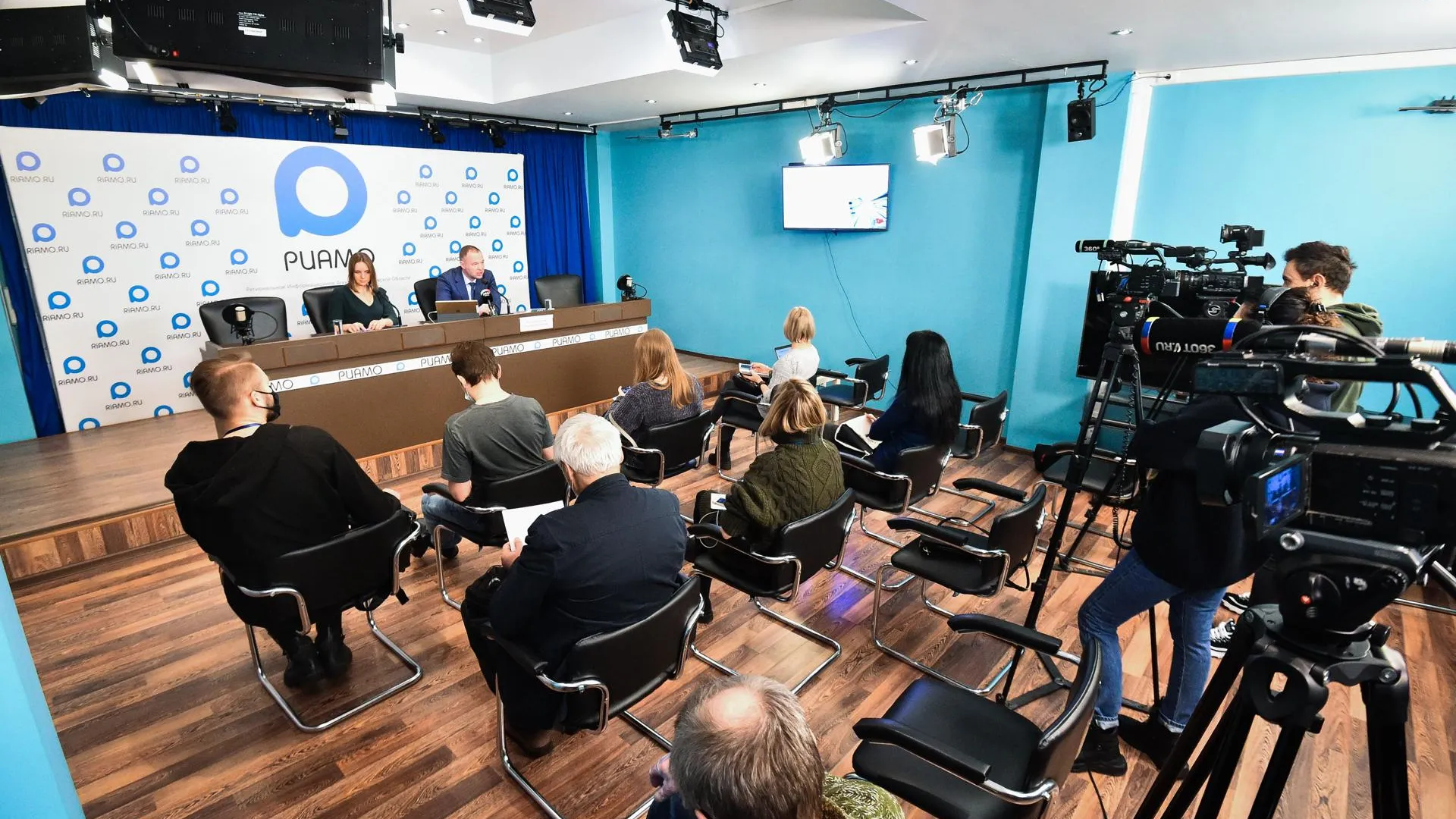 Названа средняя зарплата торгового работника в Подмосковье
