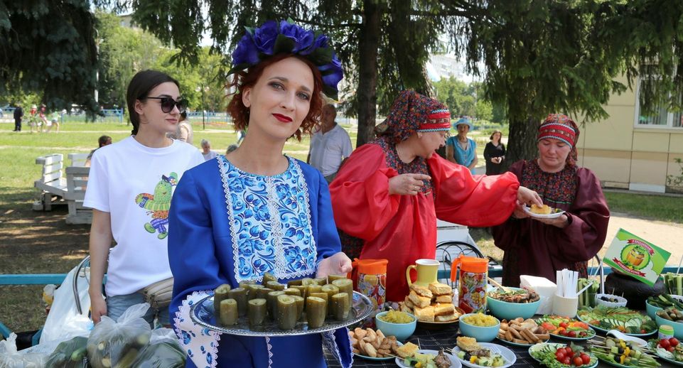 На фестивале «Луховицкий огурец» бесплатно раздадут 170 л рассольника