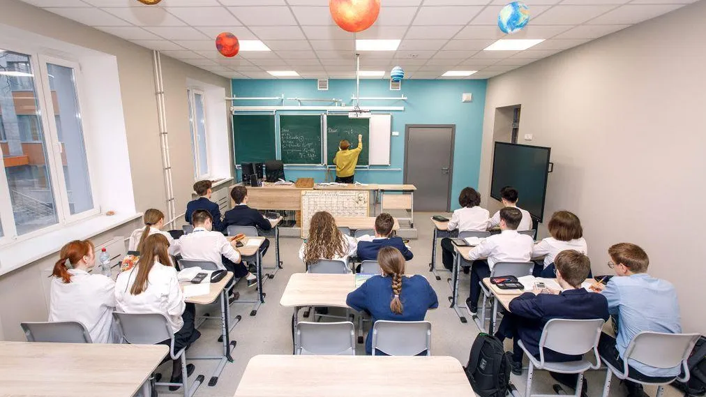 Более 80% выпускников педагогических вузов Подмосковья нашли работу по специальности