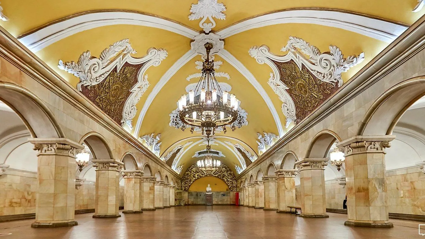 Самые популярные экскурсии аккредитованных гидов начнут проводить в метро Москвы с пятницы